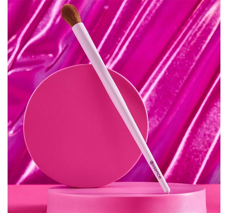 ESSENCE MAKEUP BRUSH 01 BLENDING IS MY CARDIO