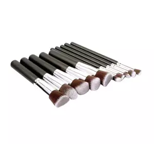 A SET OF PROFESSIONAL MAKEUP BRUSHES 10 PCS LONG