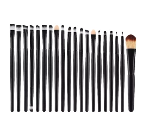 A SET OF PROFESSIONAL MAKEUP BRUSHES 20 PCS