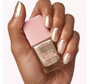 CATRICE DREAM IN GLOWY BLUSH NAIL POLISH 070 GO WITH THE GLOW 10.5ML