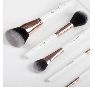 INGLOT PLAYINN MAKEUP BRUSH 200