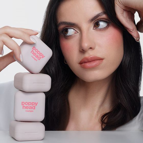 Poppy Head Roselight baked illuminating blush 01 Rose Pearl 8.2 g