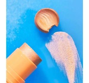 Essence Baby Got Holo Glow highlighter stick 10 Holy Apricotly 5g